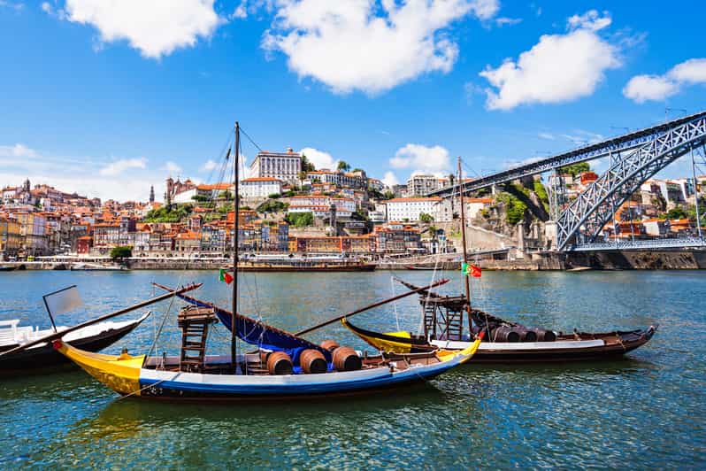 Tuk Tuk Tour, River Cruise & Wine Tasting in Porto