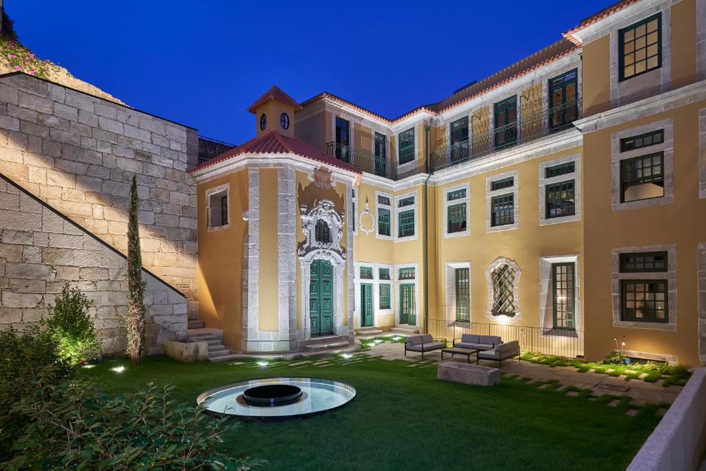 4. PortoBay Flores in Porto