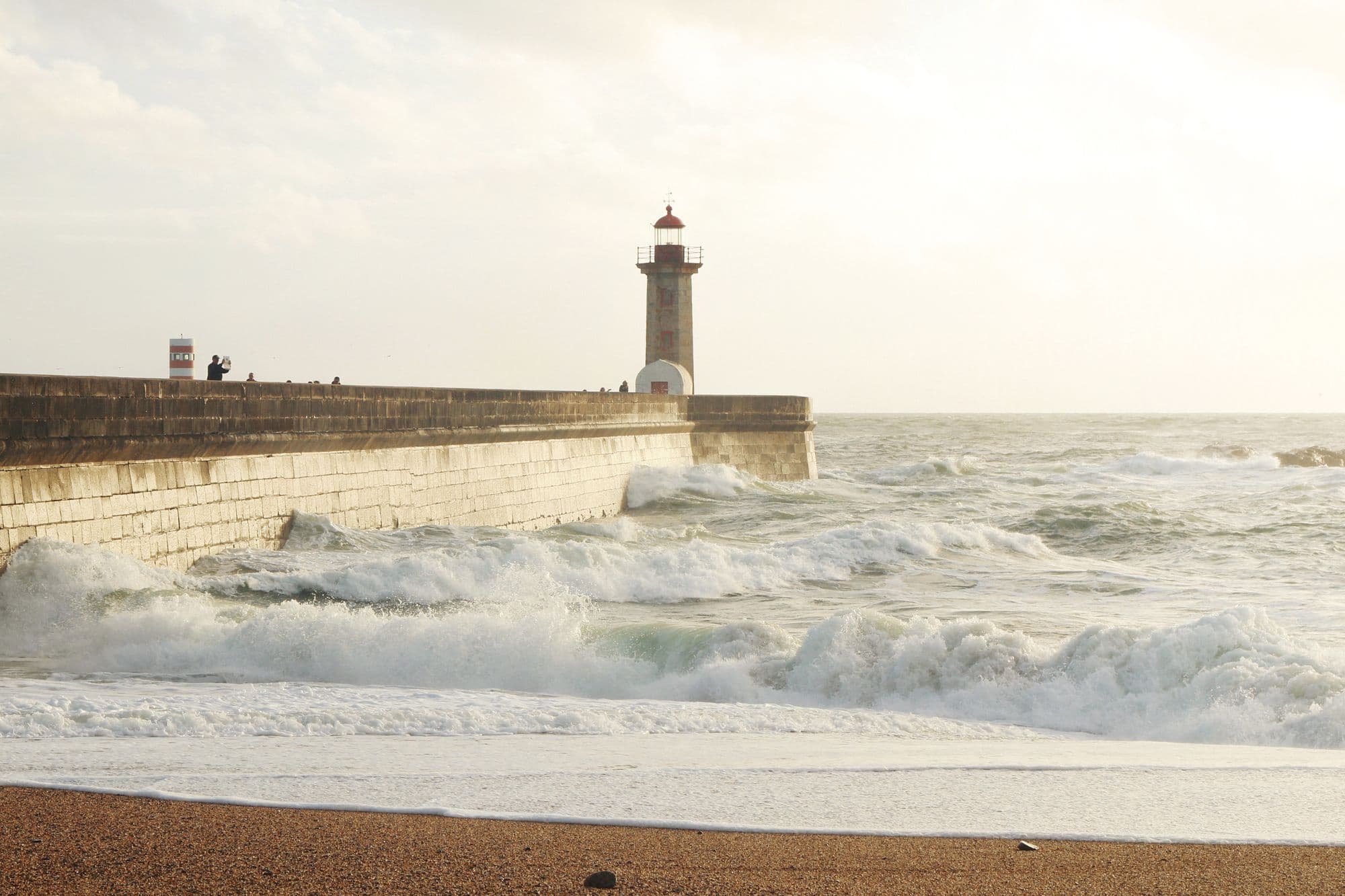 Atlantic waves breaking beside Felgueiras Lighthouse in Porto